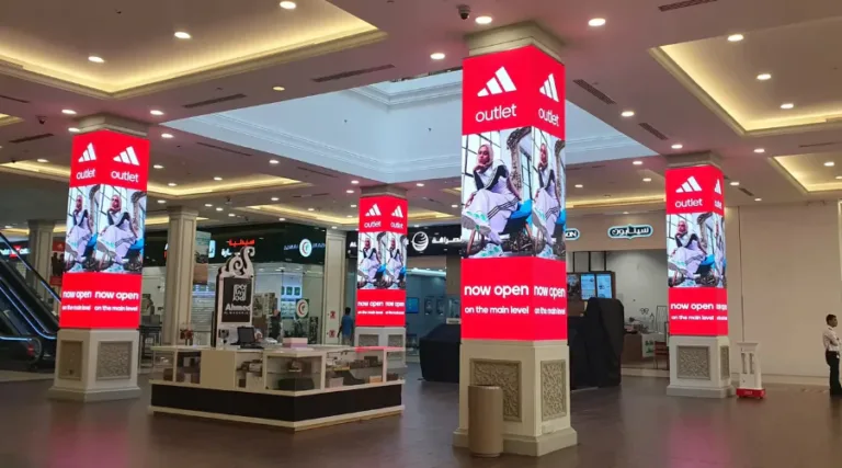 An digital signage board in a mall, highlighting offers by digital signage company in dubai.