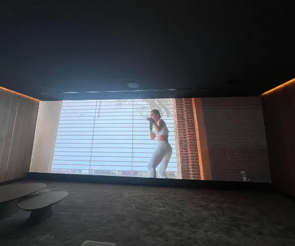 indoor advertising led display screen shows a woman engaged in boxing