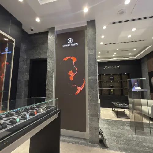 P2.5 vertical indoor LED wall on a pillar in a watch shop